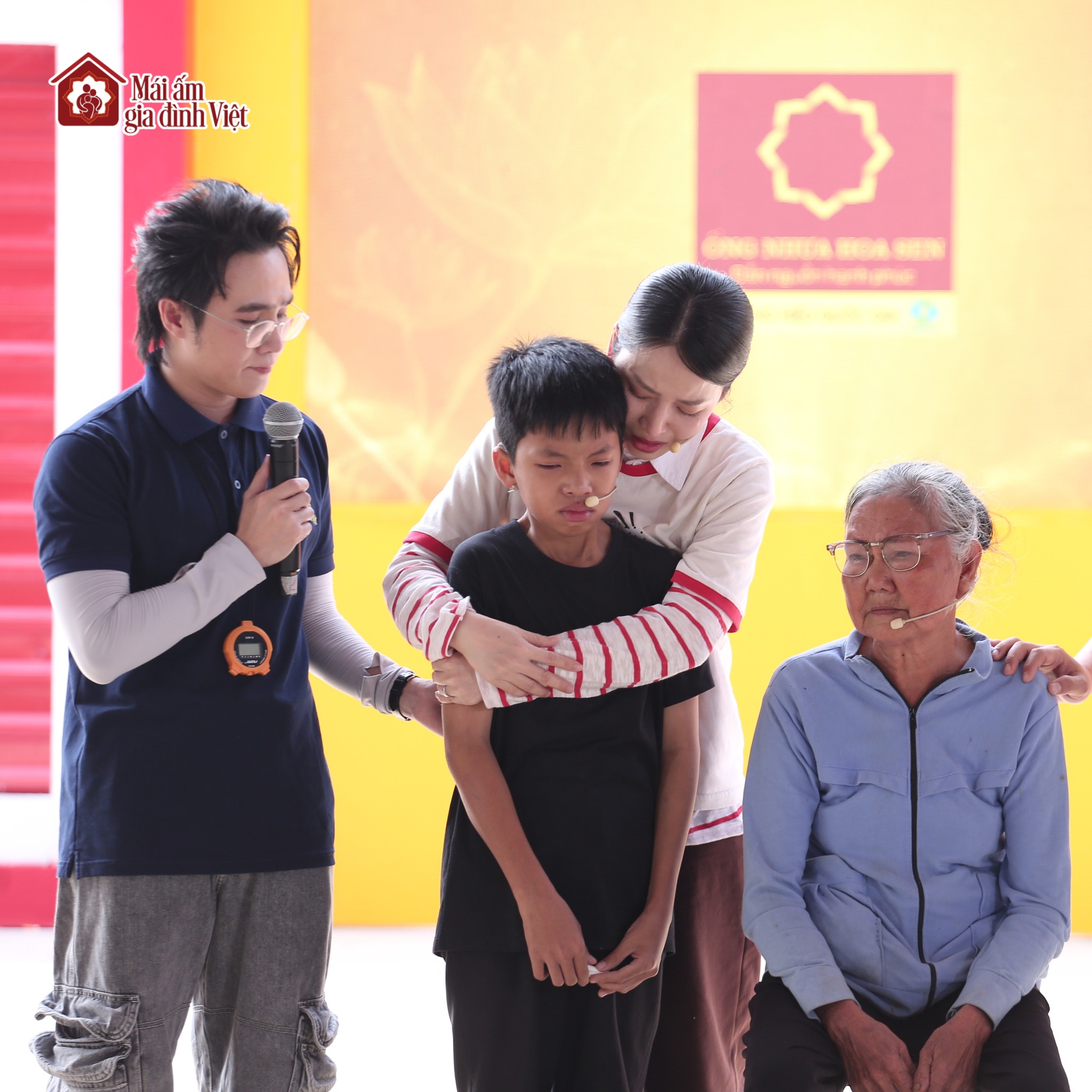 Dàn Sao Mái Ấm Gia Đình Việt Cùng Arrow Chắp Cánh Ước Mơ Cho Những Hoàn Cảnh Khó Khăn