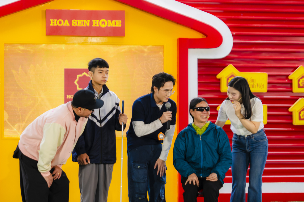 Mái Ấm Gia Đình Việt Khánh Hòa Cùng Dàn Sao & Arrow